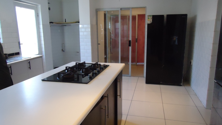 4 Bedroom Property for Sale in The Connifers Western Cape
